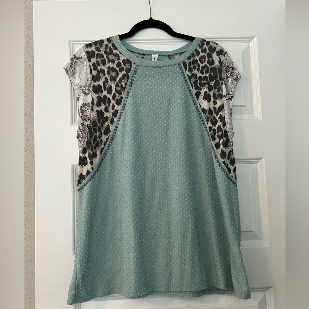 Large, seafoam green with leopard and snake, accent sleeves